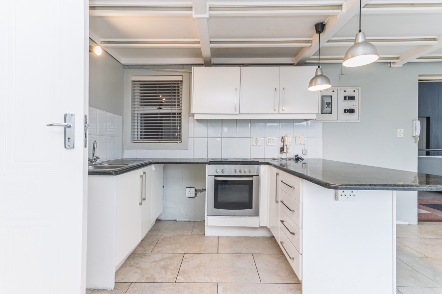 To Let 2 Bedroom Property for Rent in Green Point Western Cape